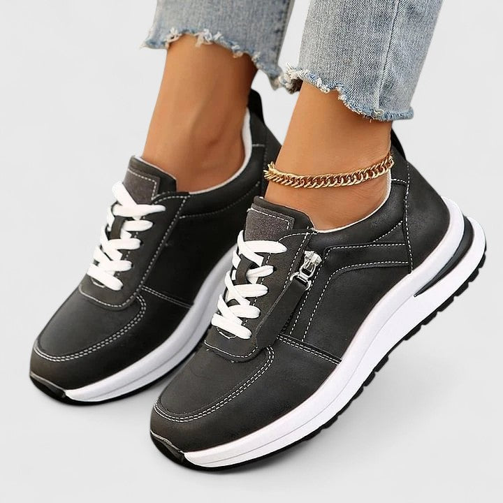 Black / 12 US | 43 EU