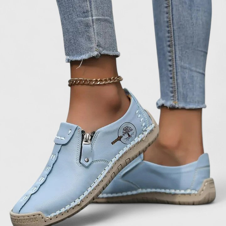 Blue / 13 US | 44 EU