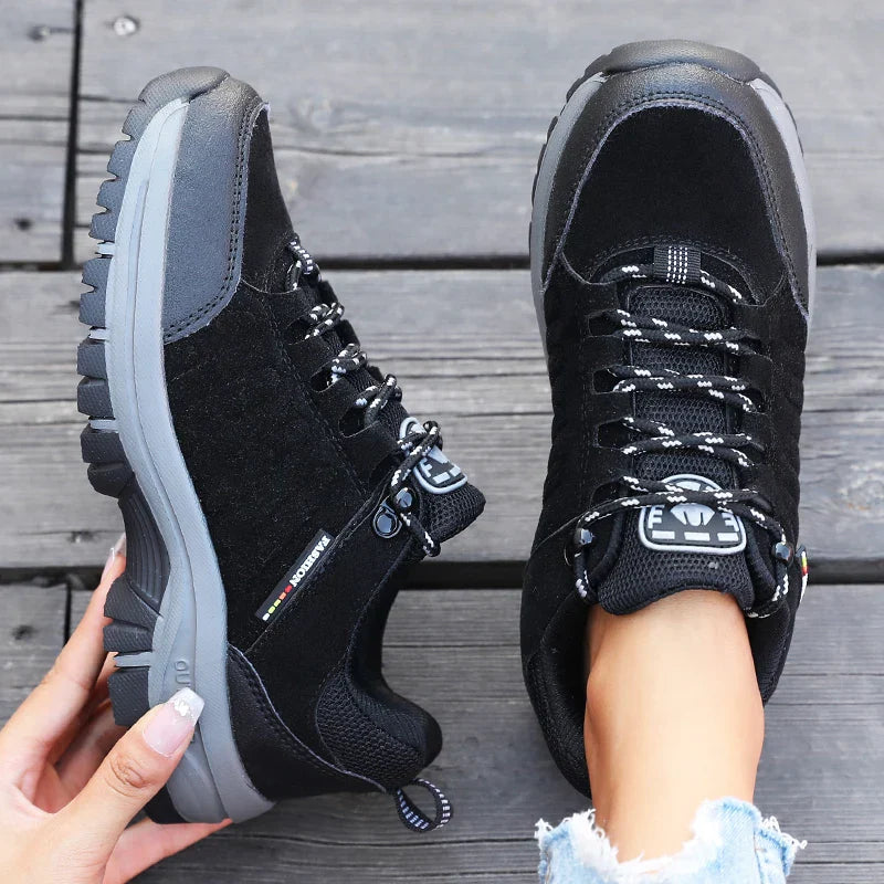 Black / 10 US | 41 EU