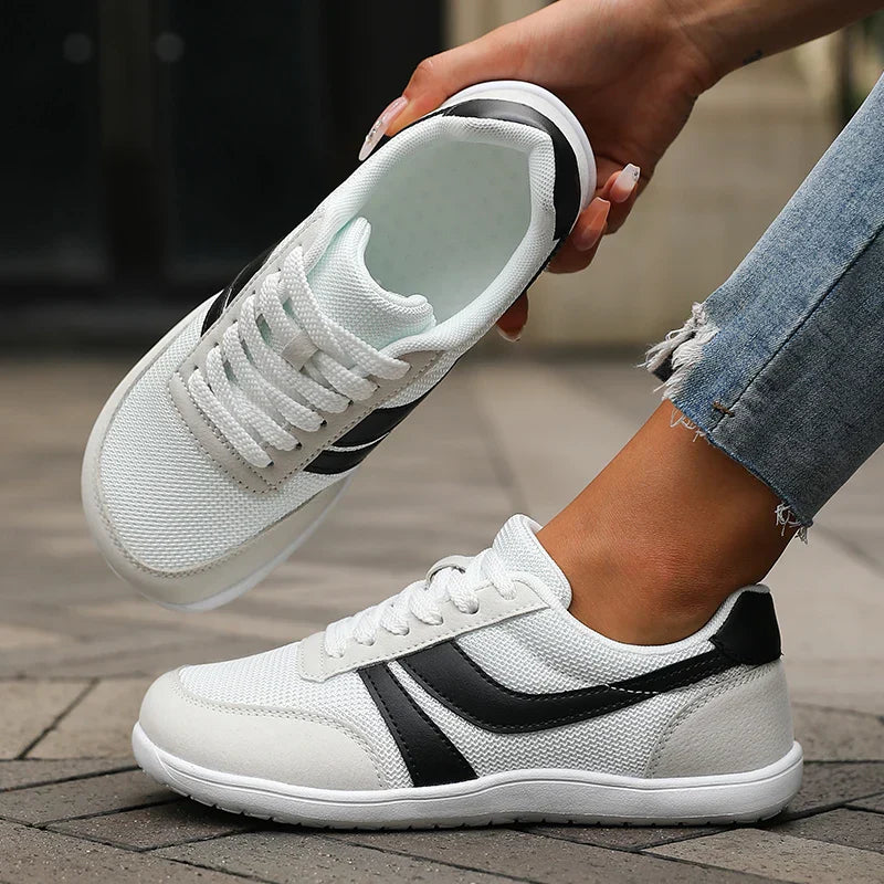 White Black / 7 US | 38 EU